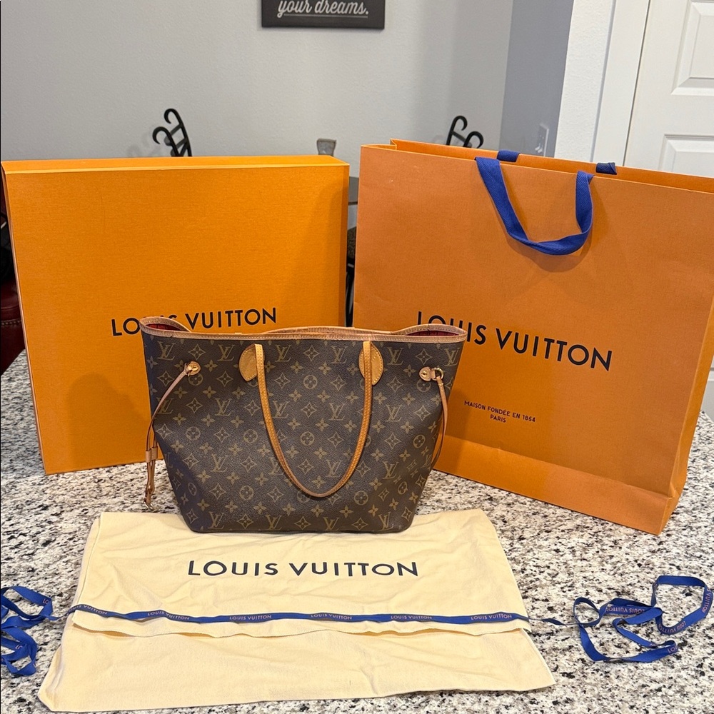 AUTHENTIC LOUIS VUITTON MONOGRAM NEVERFULL MM LV Tote Bag